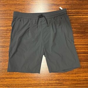 Avva Techwear athletic shorts size medium 9” in anthracite gray EUC